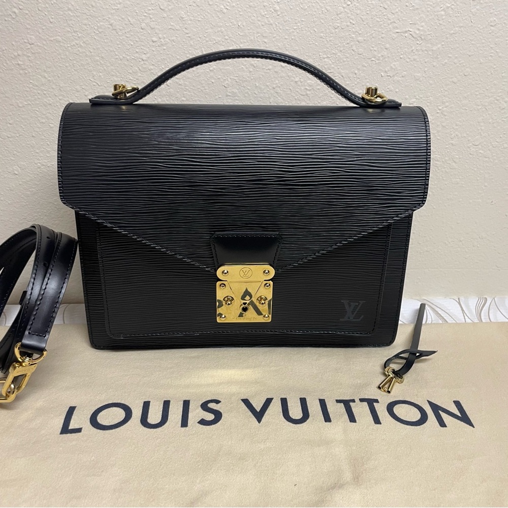 Elegant Louis Vuitton Epi Noir Handbag With Keys and Strap (Full Set)